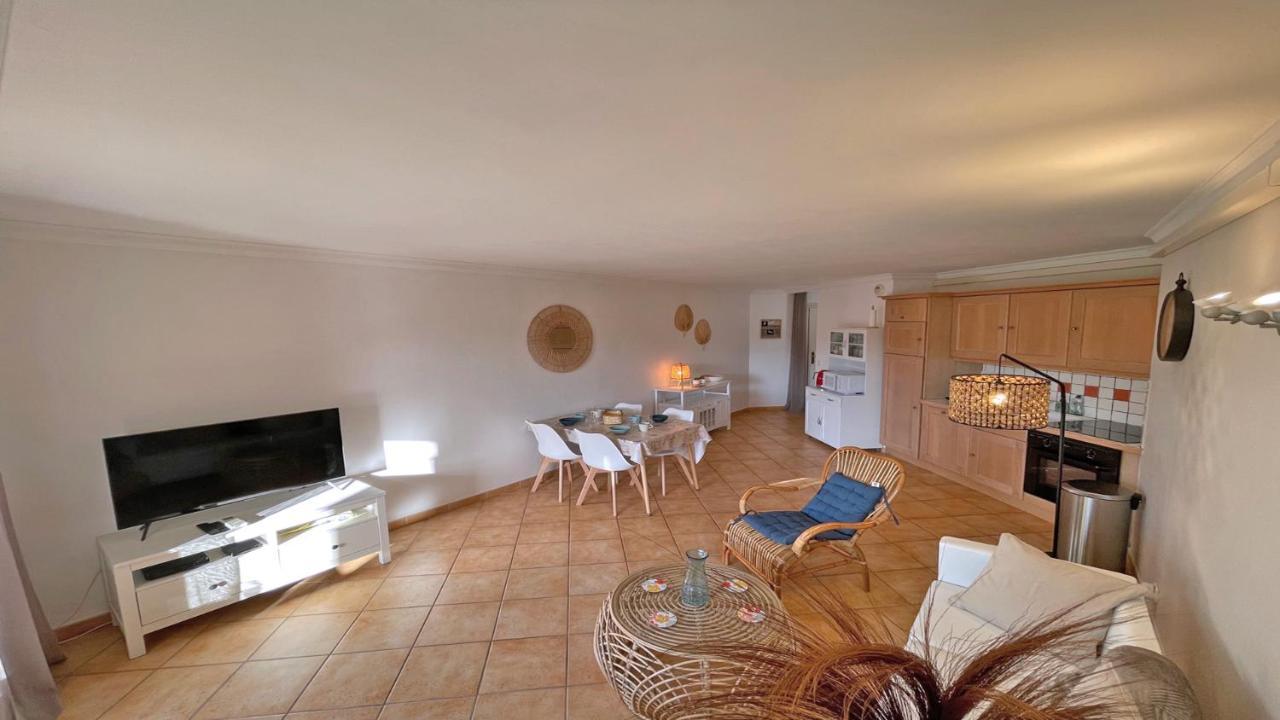 Appartement Les Pins Bleus A8 圣马克西姆 外观 照片