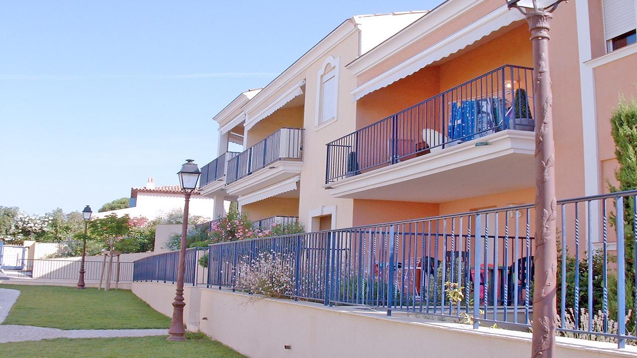Appartement Les Pins Bleus A8 圣马克西姆 外观 照片